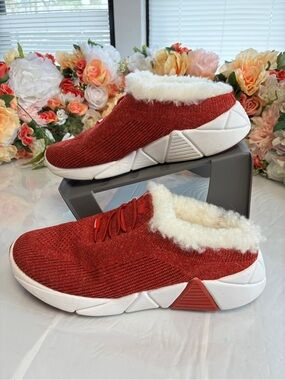 Mark Nason Los Angeles Red Knit Plush Lined Slip-On Sneakers Women Approx Size 7